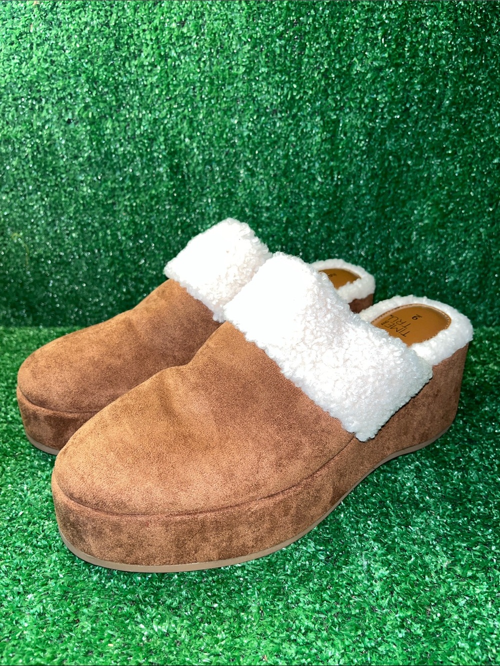 Time and Tru Sherpa Lined Faux Suede Clogs Brown Size 9 NEW WITHOUT TAGS